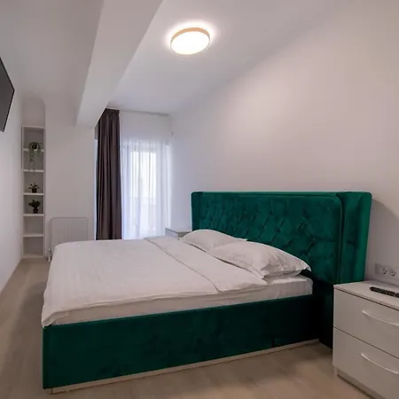 Aurora Apartment *